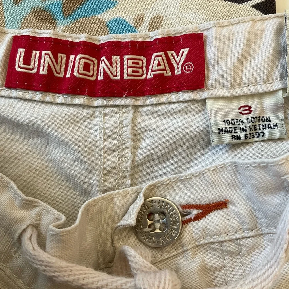 Vintage Y2K Unionbay Women's Tan Shorts 100% Cotton 3